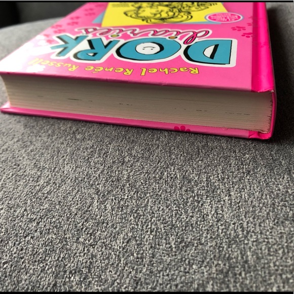 Dork Diaries #10 ~ Tales From a Not-So-Perfect Pet Sitter ~ Hardcover ~ New! - Picture 4 of 5